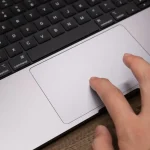 botão direito no seu Mac