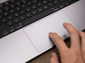 botão direito no seu Mac